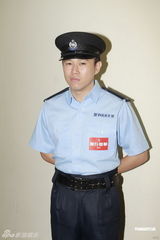 组图：谢天华等演员亮相新剧《潜行狙击》拜神仪式