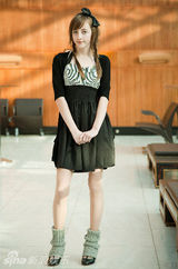 组图：英国90后萌妹贝琪-库尔135张美图集锦