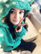 策划：卖萌耍宝手册揭秘 嘟嘴吐舌扮萝莉