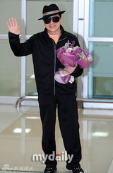 组图：成龙访韩宣传新片《十二生肖》