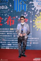 组图：郭富城戴墨镜宣传巡演 邀发哥合作寒战2