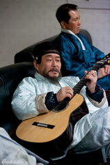 组图：《马医》曝李瑶媛等幕后花絮和乐融融