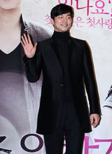 高清组图：林秀晶孔侑情侣档宣传《寻找金钟旭》