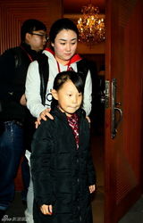 组图：BTV马年春晚节目录制 小沈阳夫妇加盟