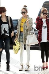 组图：T-araDavichi现身机场赴台参加《MCD》