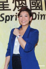 组图：陈法拉录歌出唱片 郑欣宜请男友当教练