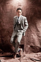 组图：邹兆龙写真大片格纹西服硬朗绅士