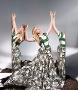 组图：克尔斯滕-邓斯特登杂志 出位发色玩冷艳