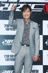 高清图：李秉宪首尔宣传《赤焰战场》一人撑场