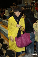 组图：小红莓乐队三度来台开唱 李心洁夫妇现身