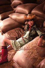 组图：唐嫣性感造型登杂志封面 透明纱裙秀美腿