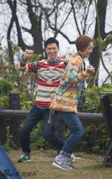 组图：《临时同居》开拍 郑秀文张家辉牵手撒欢