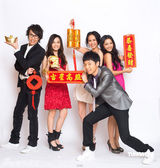 幻灯图：阿娇古巨基拜大年 祝愿网友虎年红红火火