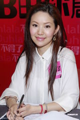 组图：杨思琦自责警觉性低令女儿曝光