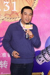 组图：《等风来》倪妮演装女 冯绍峰包场支持