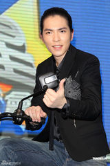 高清图集：蔡依林萧敬腾同场代言 上演劲歌热舞 