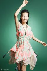 组图：“太子妃”高洋拍纯美写真 青春绽放如花仙子