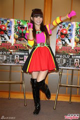 组图：蝴蝶姐姐变骑士公主 挺罗志祥撕信为效果