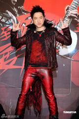 幻灯：庾澄庆“到死都要18岁” 有望泳渡日月潭