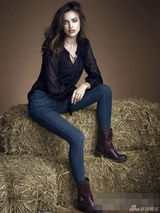 组图:C罗女友莎伊克时装大片 丰唇诱人美腿性感