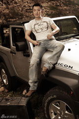 组图：黄海波登时尚杂志 酷车造型HOLD住全场