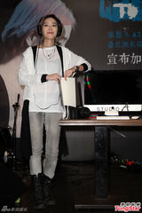 组图：张悬淡定谈“举旗”事件 不排斥重回北京