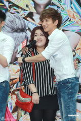 组图：Lollipop F签唱会演绎新歌遇粉丝热捧