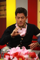 组图：《全民目击》郭富城、孙红雷做客聊天