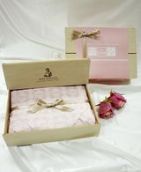 组图：Selina公布婚宴菜单 拍婚照安排求婚桥段