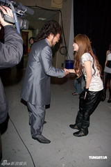 幻灯图：张菲录制贺岁节目 杨丞琳又唱又跳送祝福