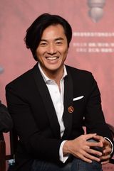 组图：《忠烈杨家将》于仁泰携六大型男现身