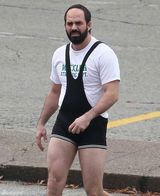 组图：《狐狸捕手》片场照 “绿巨人”扮相雷人