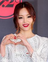 组图：韩团BEG宣传19禁个唱短裙秀美腿