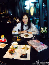 组图：黄宗泽38岁女友私照曝光 皮肤细腻保养好