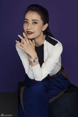 组图：高圆圆红唇演绎都市性感 谈戏痴黄海波