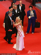 幻灯图集：《我的欢乐》戛纳首映 世界小姐抢镜