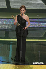 组图：金钟奖现场天心获得戏剧类最佳女主角奖