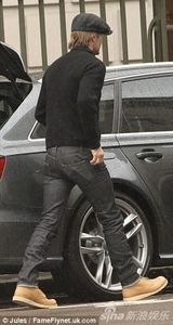 组图:小贝现身《秘密特工》片场 三位公子探班