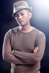 组图：彭博写真玩小调皮 欢庆《河东狮吼2》上映