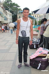 组图：陈茵媺黄浩然《情越海岸线》为戏吃苦