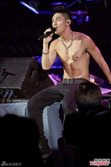 组图：关楚耀个唱邀张学友坐阵 遗撼谭咏麟未到