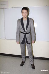 组图：《劲歌金曲》录影 黄耀明张继聪王菀之献唱