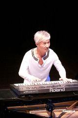 幻灯：周启生举办爵士音乐会 创作歌手不忘发掘新人