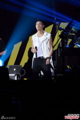 组图：关楚耀个唱邀张学友坐阵 遗撼谭咏麟未到