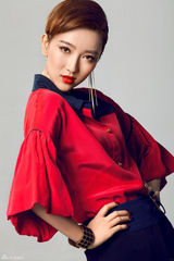 组图：马丹旎写真曝光 双面娇娃风格多变