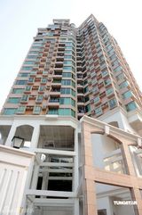 幻灯图：陈志云记者会后返回住所 大批记者守候