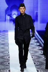 组图：张亮超模好友刘畅走红 长腿奶爸偶像颜