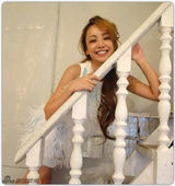 组图：安室奈美惠梦幻白裙 做甜美公主梦