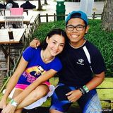 组图：张柏芝清凉装变水上健将 素颜变包子脸