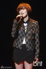 组图：李升基等助阵恩师李善姬发片激情献唱